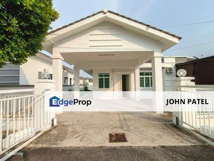 END LOT Single Storey Semi D 3200 SQFT Renovated Kitchen Extended, Melaka, Ayer Keroh