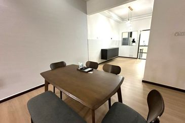 Taman Tanjung Puteri Resort