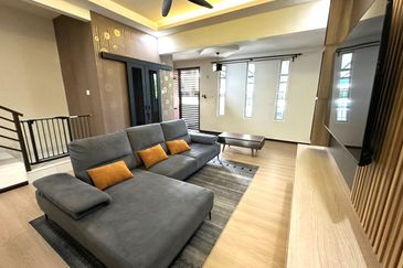 Taman Tanjung Puteri Resort