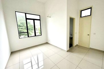 Garden Villa @ Bukit Indah 2