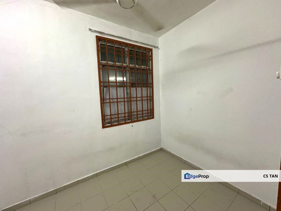 Lake View Suite, Mount Austin Apartment For Sale, 900sqft, 3 Beds, Johor, Johor Bahru