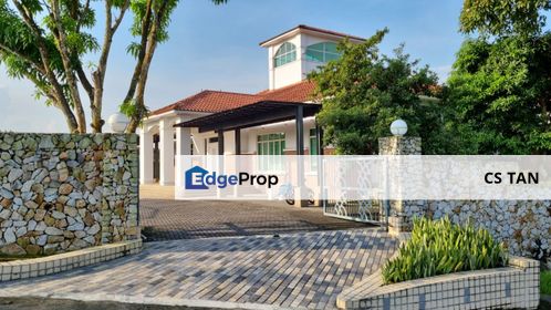 Leisure Farm Bungalow House, Fully Furnish & Renovated, Private pool, Johor, Gelang Patah