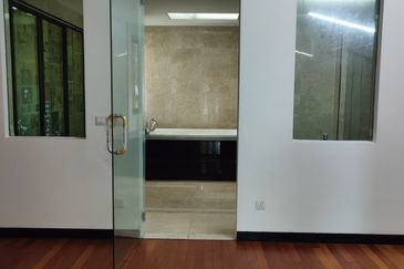 Duta Villa, Setia Alam