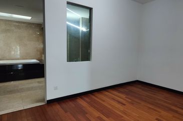 Duta Villa, Setia Alam