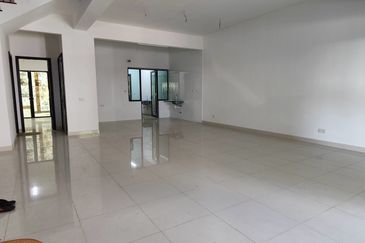 Duta Villa, Setia Alam