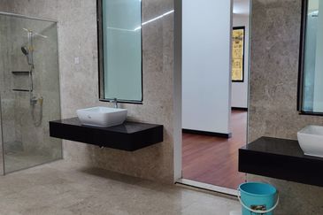 Duta Villa, Setia Alam