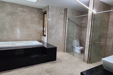 Duta Villa, Setia Alam