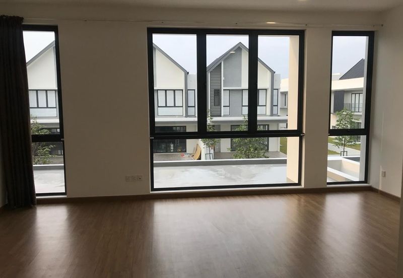 Lucent Residence @ twentyfive.7