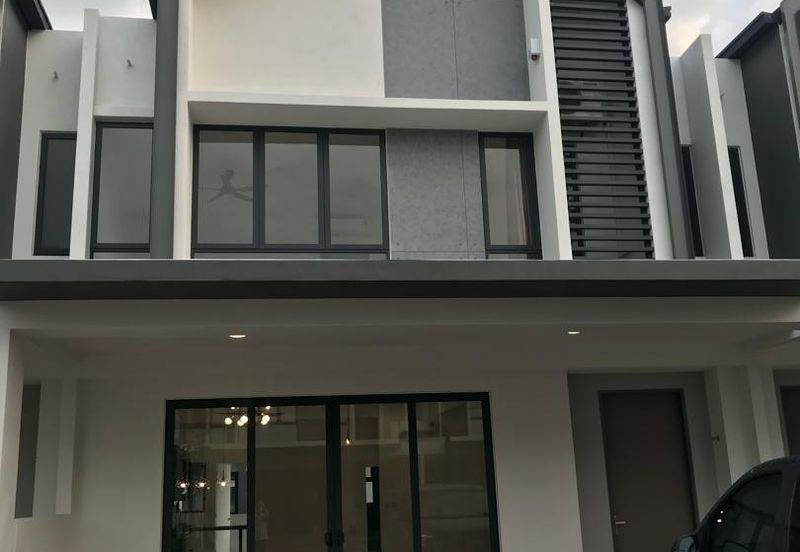 Lucent Residence @ twentyfive.7