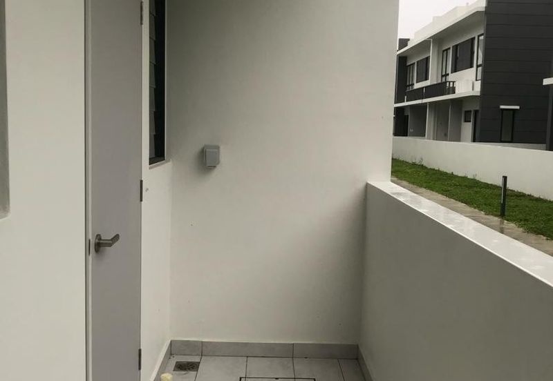 Lucent Residence @ twentyfive.7