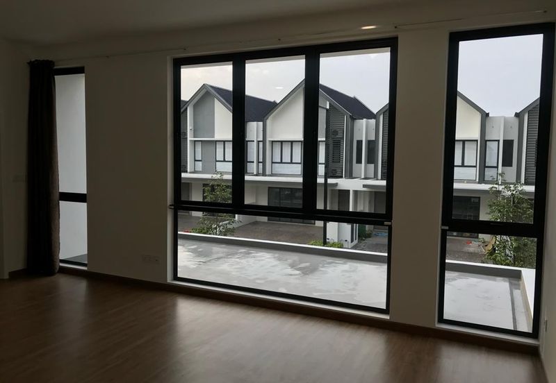 Lucent Residence @ twentyfive.7