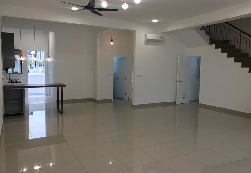 Lucent Residence @ twentyfive.7