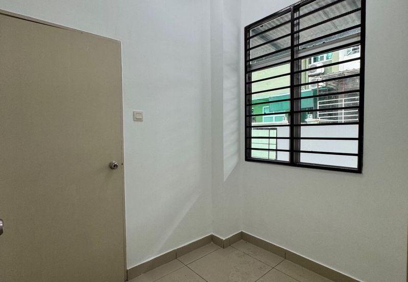 Taman Ehsan Jaya, Pendamaran