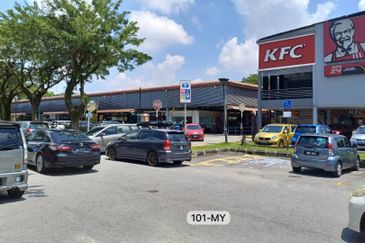 Seksyen 2, Shah Alam (Near UITM) Ground Floor Shoplot [CROWDED AREA] HOT RENT!!!