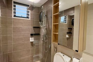 Adria Residence @ Gravit8