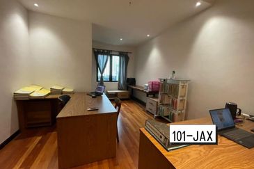 Duta Villa, Setia Alam