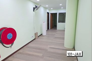 Jalan Raja Bot, Klang 4 Storey Corner Commercial Building [HOT RENT]