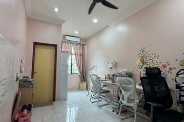 Taman Tepi Sungai ( Taman Teluk Pulai Indah )