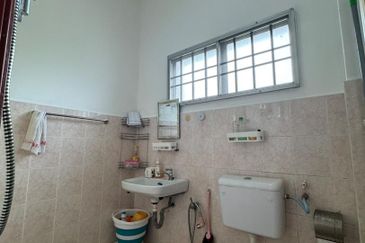 Taman Tepi Sungai ( Taman Teluk Pulai Indah )