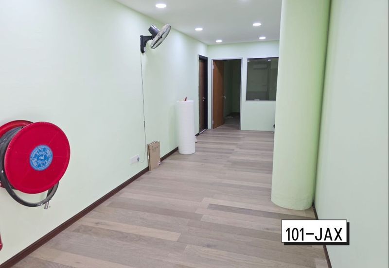 Jalan Raja Bot Klang (Near Restoran Boston) 4 Storey + Roof Top Corner Commercial Building [FOR SALE]