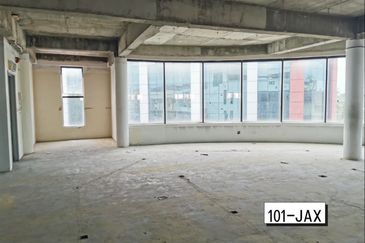 Jalan Raja Bot Klang (Near Restoran Boston) 4 Storey + Roof Top Corner Commercial Building [FOR SALE]