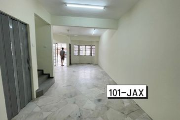 Mohd Tahir, Taman Saujana Klang Double Storey Terrace House [NEWLY PAINTED] FOR SALE!!!