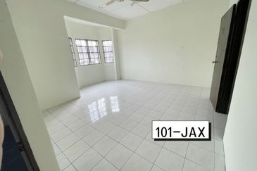 Mohd Tahir, Taman Saujana Klang Double Storey Terrace House [NEWLY PAINTED] FOR SALE!!!