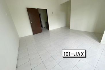 Mohd Tahir, Taman Saujana Klang Double Storey Terrace House [NEWLY PAINTED] FOR SALE!!!