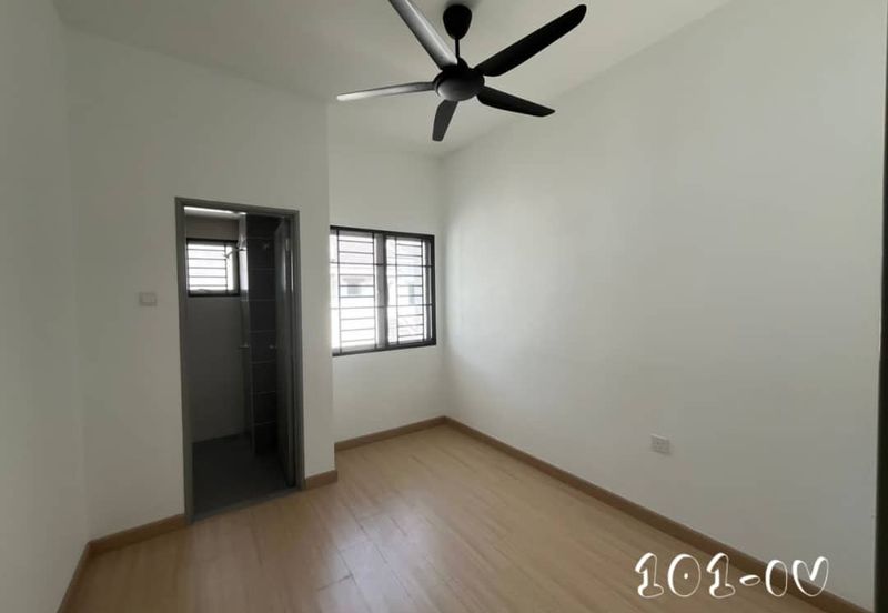 Halya @ Daunan Worldwide