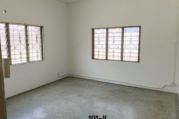 Bukit Rimau, Shah Alam Bungalow House with Warehouse [FOR RENT]