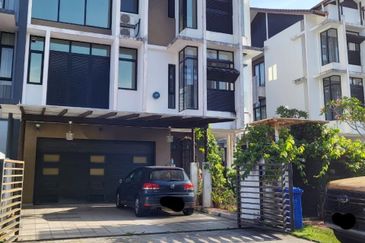 [LOW DENSITY] VALUE BUY!!! Maple Terrace, Denai Alam Triple Storey Endlot Superlink House