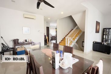 [VALUE BUY] WITH PRIVATE GARAGE!!! Maple Terrace, Denai Alam Triple Storey Superlink House