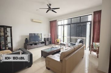 [VALUE BUY] WITH PRIVATE GARAGE!!! Maple Terrace, Denai Alam Triple Storey Superlink House