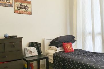 [VALUE BUY] WITH PRIVATE GARAGE!!! Maple Terrace, Denai Alam Triple Storey Superlink House