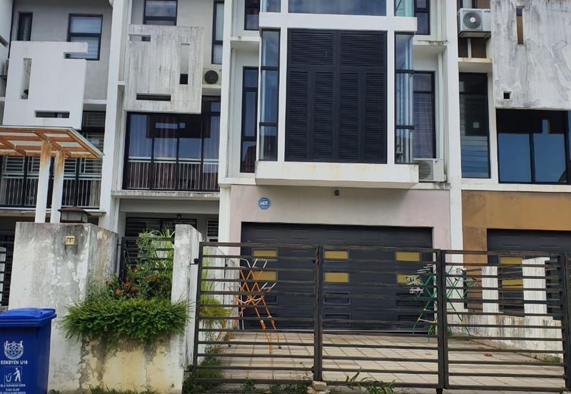 [VALUE BUY] WITH PRIVATE GARAGE!!! Maple Terrace, Denai Alam Triple Storey Superlink House
