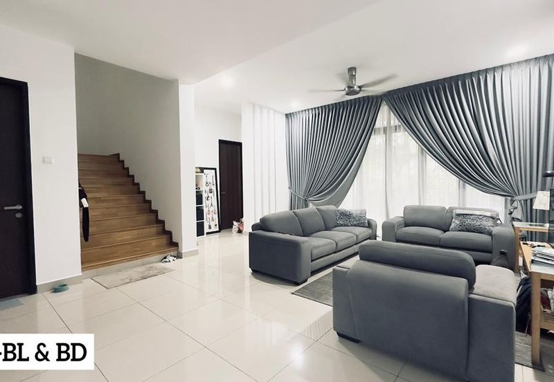 [VALUE BUY] WIth Private Garage!!!  Maple Terrace, Denai Alam Triple Storey Superlink House