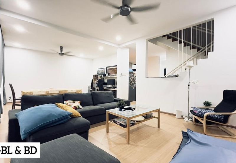 [VALUE BUY] WIth Private Garage!!!  Maple Terrace, Denai Alam Triple Storey Superlink House