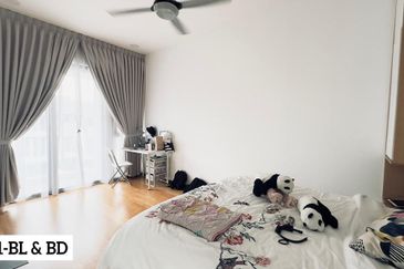 [VALUE BUY] WIth Private Garage!!!  Maple Terrace, Denai Alam Triple Storey Superlink House