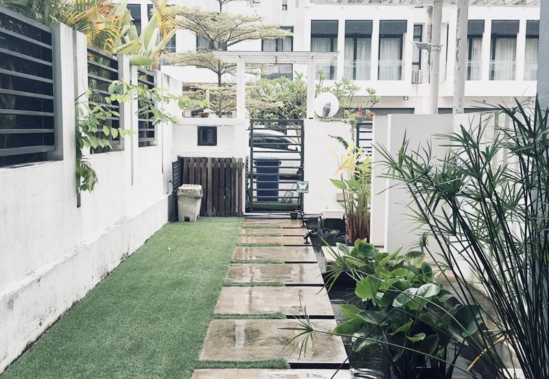 [VALUE BUY] WIth Private Garage!!!  Maple Terrace, Denai Alam Triple Storey Superlink House