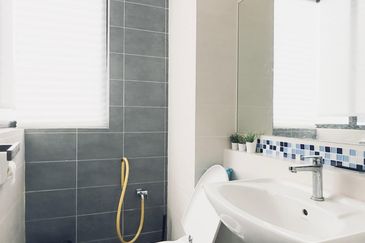 [VALUE BUY] WIth Private Garage!!!  Maple Terrace, Denai Alam Triple Storey Superlink House