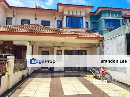 [FACING PARKING] FOR SALE!!! Bandar Bukit Tinggi 2, Klang Double Storey Terrace House  24x75 4 Rooms & 4 Bathrooms Renovated  Car Porch with Tiles Fac, Selangor, Klang