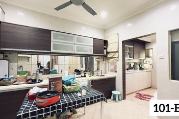 [RENOVATED] VALUE BUY!!! Jalan Birai, Bukit Jelutong Seksyen U8 Double Storey Superlink House