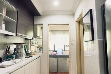 [RENOVATED] VALUE BUY!!! Jalan Birai, Bukit Jelutong Seksyen U8 Double Storey Superlink House