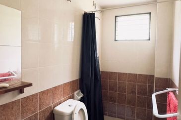 [RENOVATED] VALUE BUY!!! Jalan Birai, Bukit Jelutong Seksyen U8 Double Storey Superlink House