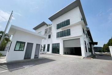 Welcome Investor 3 Storey Semi D Factory  Puncak Alam