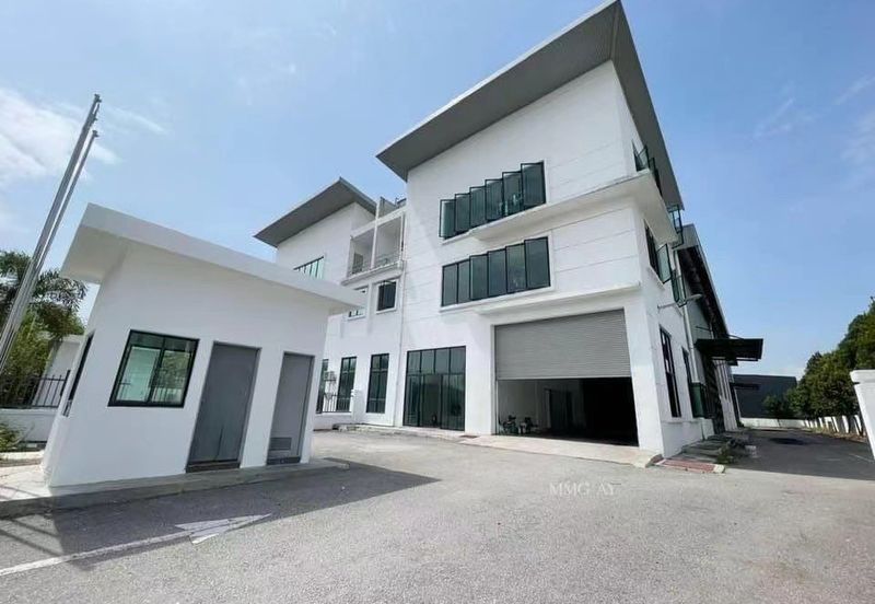Welcome Investor 3 Storey Semi D Factory  Puncak Alam