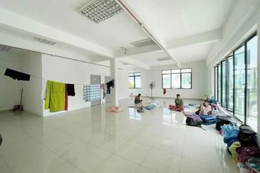 Welcome Investor 3 Storey Semi D Factory  Puncak Alam