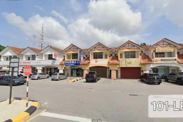 Limited 2 Storey Shoplot Bandar Malawati Kuala Selangor 