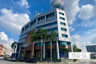 Facing Mainroad 7 Storey Menara Wisma Building With Basement Car Park Klang Town