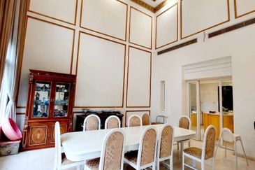 Move In Condition 3 Storey Bungalow House With Pool Bukit Jelutong Shah Alam